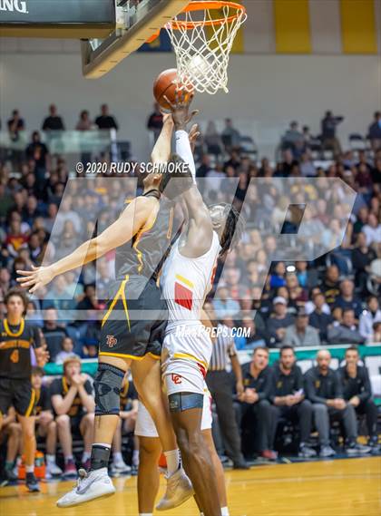 Thumbnail 2 in Torrey Pines vs. Cathedral Catholic (CIF SDS Open Division Finals} photogallery.