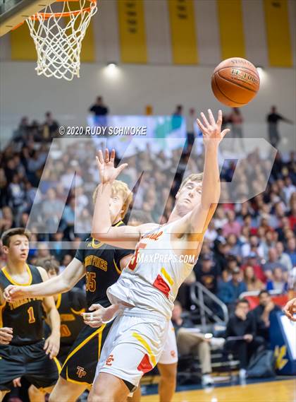 Thumbnail 3 in Torrey Pines vs. Cathedral Catholic (CIF SDS Open Division Finals} photogallery.