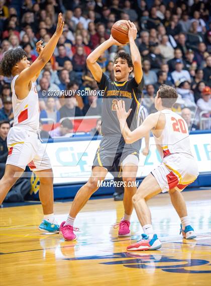 Thumbnail 2 in Torrey Pines vs. Cathedral Catholic (CIF SDS Open Division Finals} photogallery.