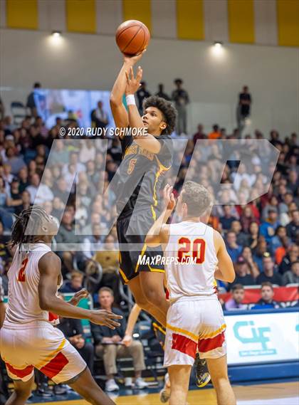 Thumbnail 1 in Torrey Pines vs. Cathedral Catholic (CIF SDS Open Division Finals} photogallery.