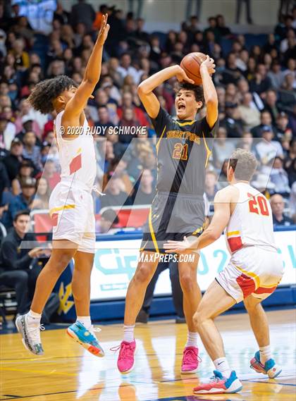Thumbnail 3 in Torrey Pines vs. Cathedral Catholic (CIF SDS Open Division Finals} photogallery.