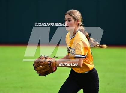Thumbnail 1 in Brookeland vs. Jonesboro (UIL Softball 1A Final) photogallery.