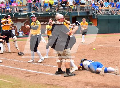 Thumbnail 1 in Brookeland vs. Jonesboro (UIL Softball 1A Final) photogallery.