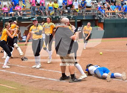 Thumbnail 2 in Brookeland vs. Jonesboro (UIL Softball 1A Final) photogallery.