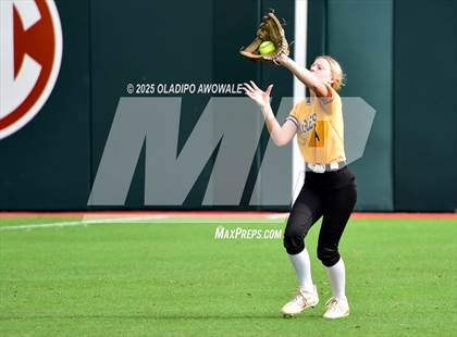 Thumbnail 3 in Brookeland vs. Jonesboro (UIL Softball 1A Final) photogallery.