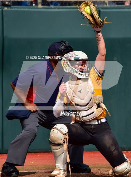 Thumbnail 3 in Brookeland vs. Jonesboro (UIL Softball 1A Final) photogallery.