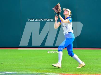 Thumbnail 3 in Brookeland vs. Jonesboro (UIL Softball 1A Final) photogallery.