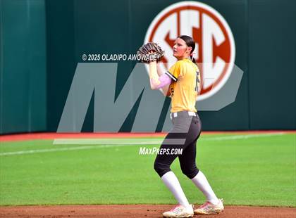 Thumbnail 3 in Brookeland vs. Jonesboro (UIL Softball 1A Final) photogallery.