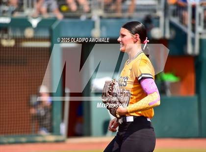 Thumbnail 3 in Brookeland vs. Jonesboro (UIL Softball 1A Final) photogallery.