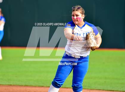 Thumbnail 3 in Brookeland vs. Jonesboro (UIL Softball 1A Final) photogallery.