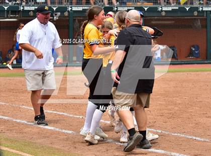 Thumbnail 3 in Brookeland vs. Jonesboro (UIL Softball 1A Final) photogallery.