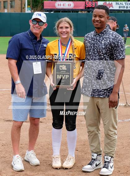 Thumbnail 1 in Brookeland vs. Jonesboro (UIL Softball 1A Final) photogallery.