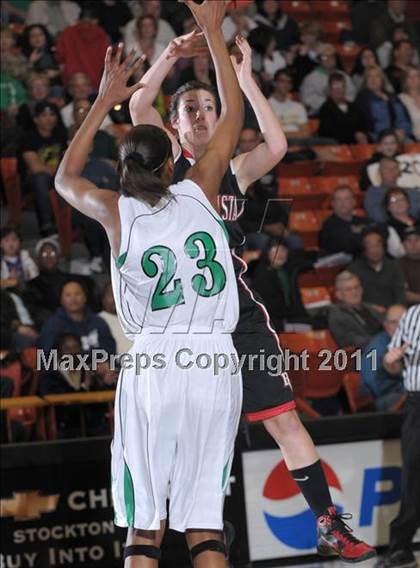 Thumbnail 3 in St. Mary's vs. Bella Vista (CIF SJS D2 Semifinals) photogallery.