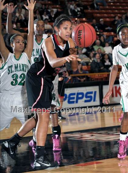 Thumbnail 1 in St. Mary's vs. Bella Vista (CIF SJS D2 Semifinals) photogallery.
