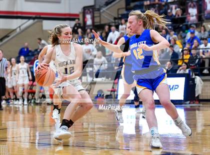 Thumbnail 2 in Huckabay vs Dodd City (UIL Region III-1A Semifinal) photogallery.