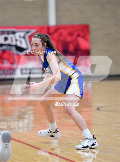 Thumbnail 2 in Huckabay vs Dodd City (UIL Region III-1A Semifinal) photogallery.
