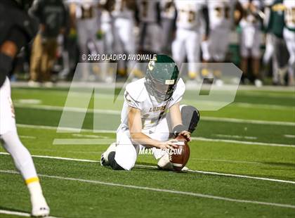 Thumbnail 3 in Lancaster @ Longview (UIL Football 5A Division I Region II Regional Playoff) photogallery.