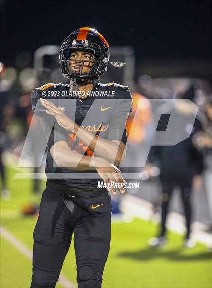 Thumbnail 1 in Lancaster @ Longview (UIL Football 5A Division I Region II Regional Playoff) photogallery.