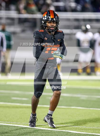 Thumbnail 1 in Lancaster @ Longview (UIL Football 5A Division I Region II Regional Playoff) photogallery.