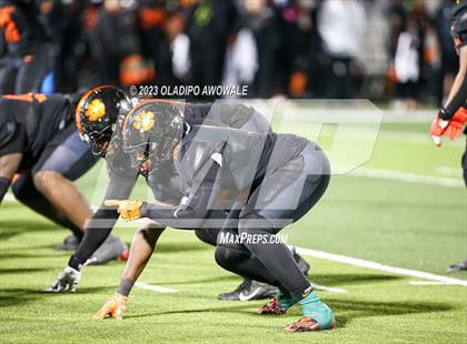Thumbnail 3 in Lancaster @ Longview (UIL Football 5A Division I Region II Regional Playoff) photogallery.