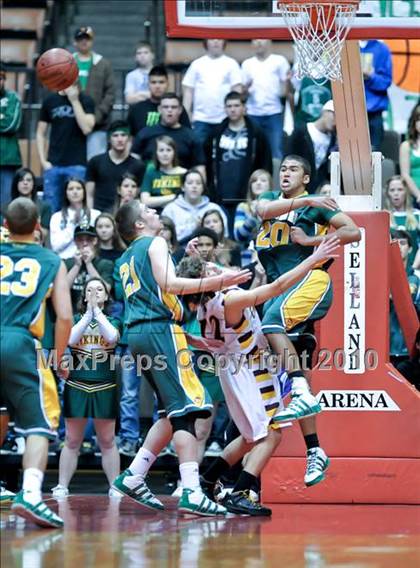 Thumbnail 3 in Sierra vs. Kingsburg (CIF CS D4 Final) photogallery.