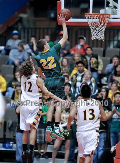 Thumbnail 3 in Sierra vs. Kingsburg (CIF CS D4 Final) photogallery.