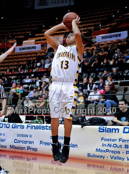 Thumbnail 2 in Sierra vs. Kingsburg (CIF CS D4 Final) photogallery.