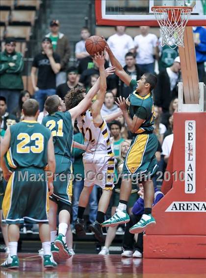 Thumbnail 2 in Sierra vs. Kingsburg (CIF CS D4 Final) photogallery.