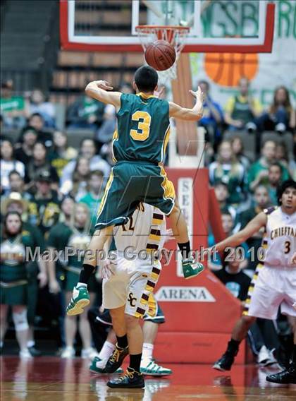 Thumbnail 2 in Sierra vs. Kingsburg (CIF CS D4 Final) photogallery.