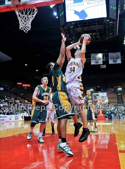 Thumbnail 2 in Sierra vs. Kingsburg (CIF CS D4 Final) photogallery.