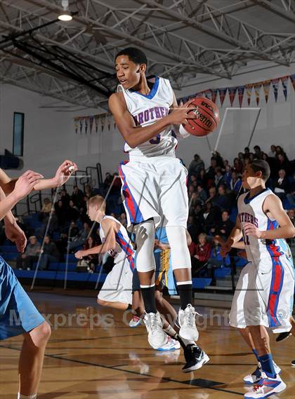 Thumbnail 2 in Center vs. Christian Brothers (Les Curry Invitational) photogallery.