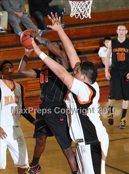 Thumbnail 2 in McClymonds vs. Fairfax (MaxPreps Holiday Classic) photogallery.