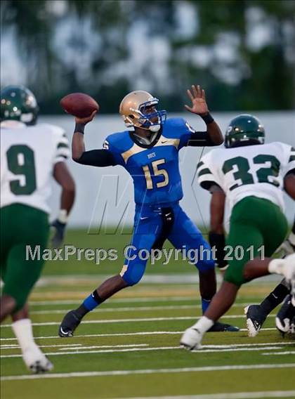 Thumbnail 2 in Mainland vs. West Point (Gridiron Challenge) photogallery.