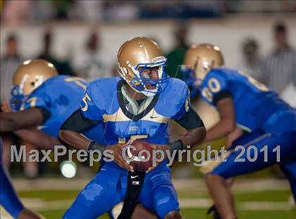 Thumbnail 1 in Mainland vs. West Point (Gridiron Challenge) photogallery.