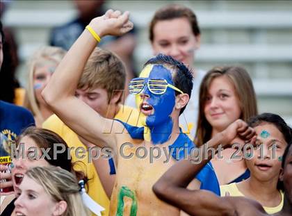 Thumbnail 1 in Mainland vs. West Point (Gridiron Challenge) photogallery.