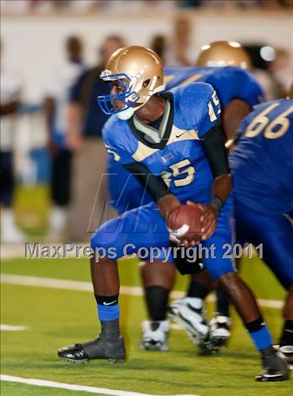 Thumbnail 2 in Mainland vs. West Point (Gridiron Challenge) photogallery.
