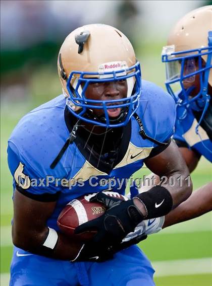 Thumbnail 3 in Mainland vs. West Point (Gridiron Challenge) photogallery.