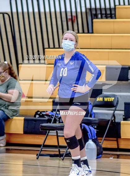 Thumbnail 3 in Gardner-Edgerton @ Shawnee Mission West photogallery.