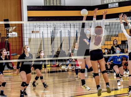 Thumbnail 2 in Gardner-Edgerton @ Shawnee Mission West photogallery.