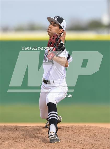 Thumbnail 1 in Steele vs Franklin (San Antonio Classic) photogallery.