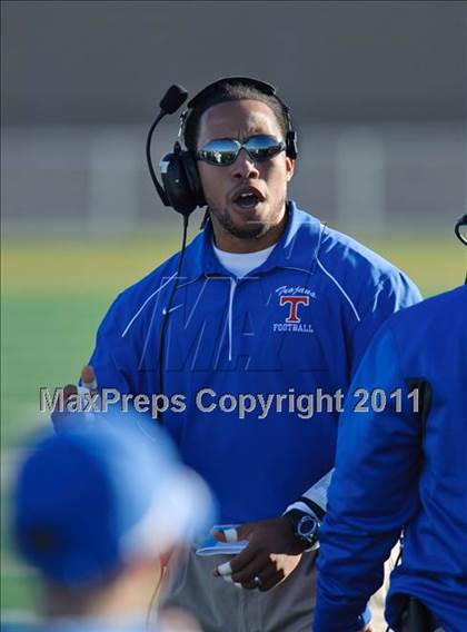 Thumbnail 3 in Muskego vs. Tremper (WIAA Div.1 Playoffs Rd.2) photogallery.