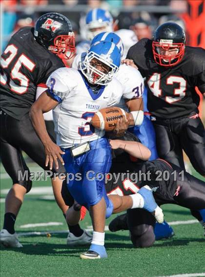 Thumbnail 2 in Muskego vs. Tremper (WIAA Div.1 Playoffs Rd.2) photogallery.