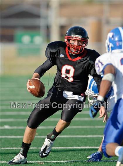 Thumbnail 1 in Muskego vs. Tremper (WIAA Div.1 Playoffs Rd.2) photogallery.