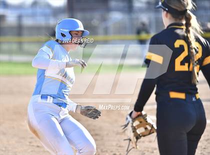 Thumbnail 2 in Joliet Catholic @ Joliet West photogallery.