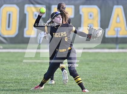 Thumbnail 3 in Joliet Catholic @ Joliet West photogallery.