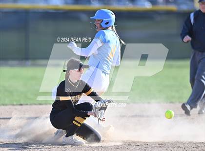 Thumbnail 3 in Joliet Catholic @ Joliet West photogallery.
