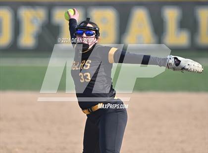 Thumbnail 3 in Joliet Catholic @ Joliet West photogallery.