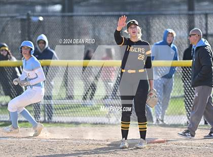 Thumbnail 2 in Joliet Catholic @ Joliet West photogallery.