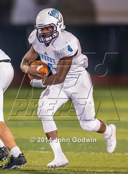 Thumbnail 2 in Sweeny vs. La Marque (UIL Region 3 4A Div 2 Area)  photogallery.