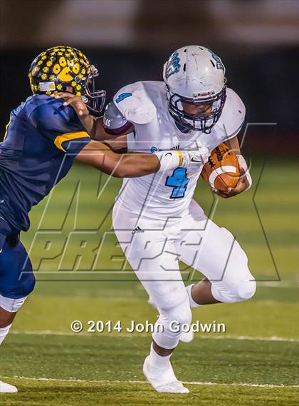 Thumbnail 3 in Sweeny vs. La Marque (UIL Region 3 4A Div 2 Area)  photogallery.